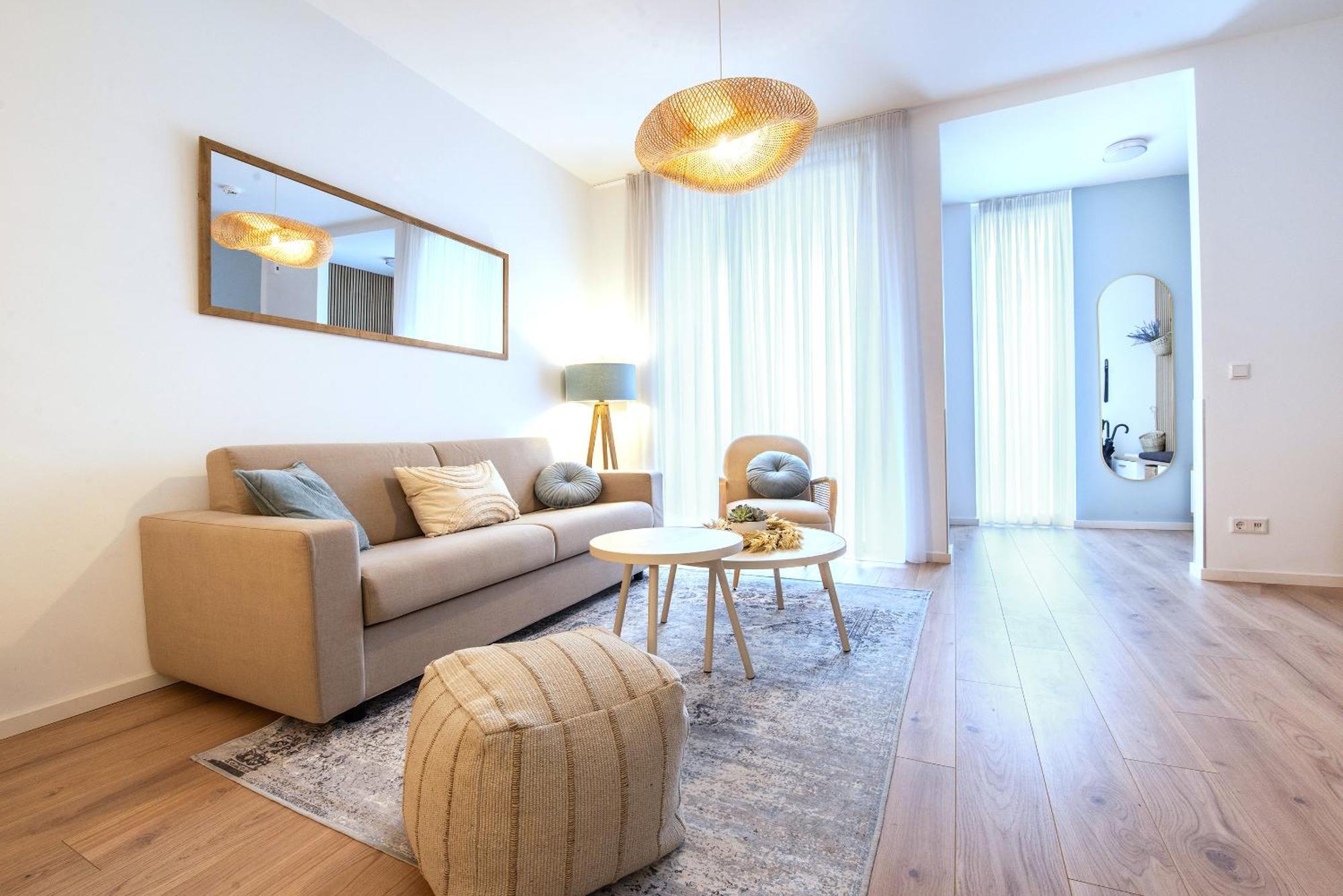 Apartment Design - Terrasse - Streaming - Privatparkplatz - Klinikum - Uni - Zentral *